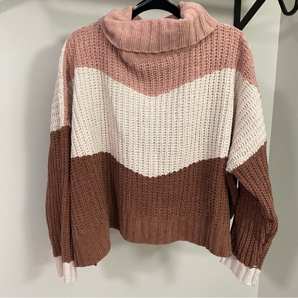 ⭐️ 2/$30 ⭐️ Colorblock Turtleneck Sweater